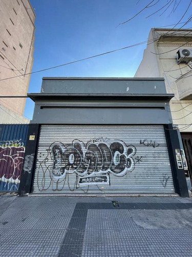 Imagen 1 de 10 de Galpon/local En Alquiler De 230m2 - Avellaneda