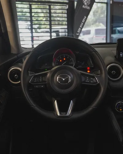 Mazda 2 GRAND TOURING LX