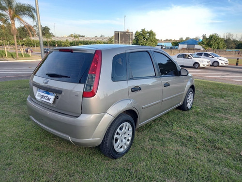 Imagem 10 de 13 de Ford Fiesta 1.6