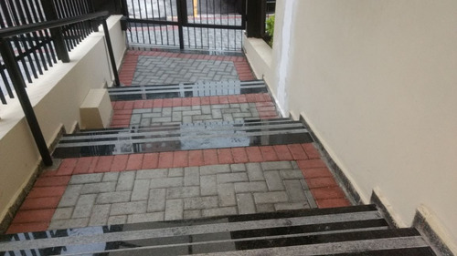 Assentamento De Piso Intertravado (tijolinho De Concreto )