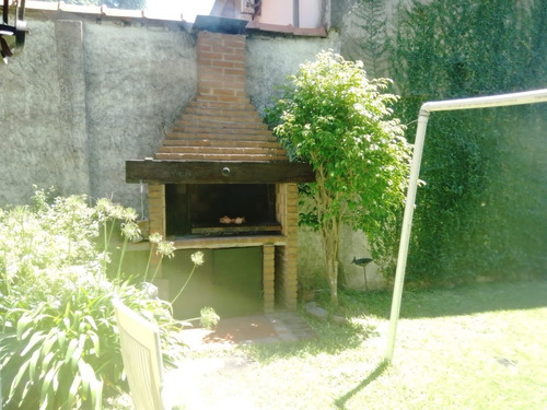 Imagen 15 de 18 de Impecable Casa 3 Amb En Venta Con Jardin Y Garage, V. Balles