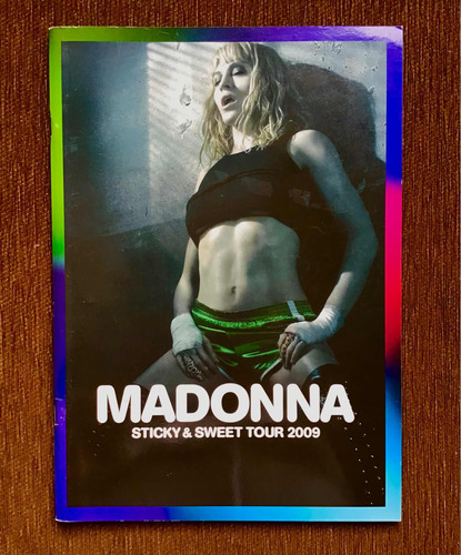 Madonna - Sticky & Sweet (round 2) 2009 Tour Book - Libro