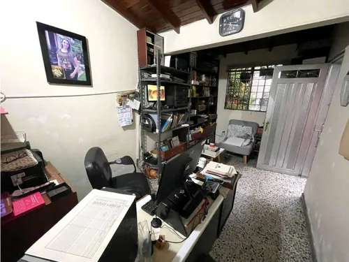 Vendo Casa Unifamiliar Con El Aire Libre En El Barrio Cabañas, Bello.