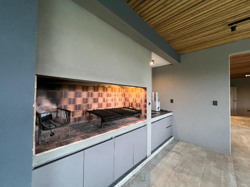 Casa En Venta Ubicada En Barrio Senderos Iv - Costa Esmeralda