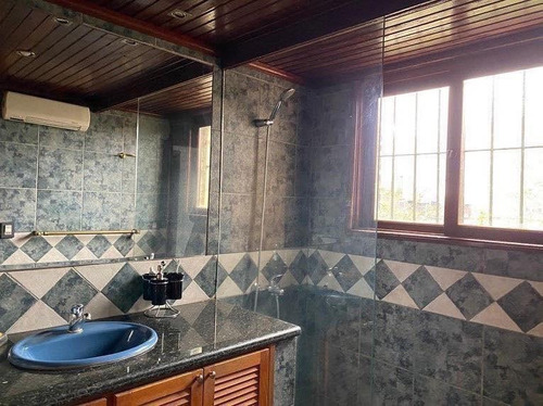 Parque Miramar, Casa Con Amplio Terreno