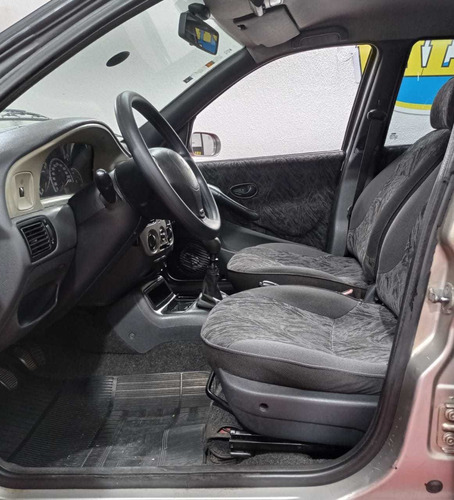 Imagem 5 de 8 de Fiat Palio Weekend Stile 1.8 8v