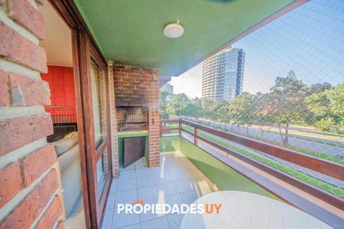 Departamento En Venta Con Parrillero Y Estufa A Leña, 2 Dorm. 2 Baños