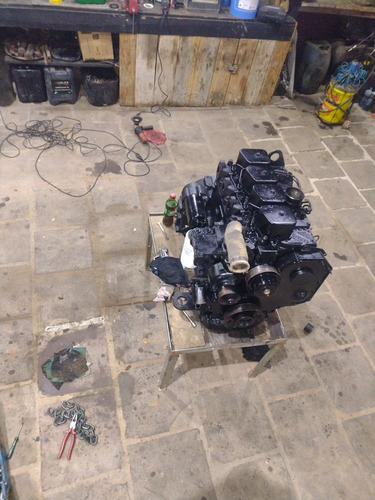 Imagem 1 de 5 de Serviço De Mecânica De Motor Linha Pesada