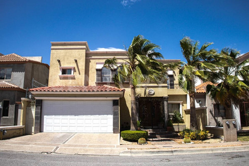 Casa En Venta En Fraccionamiento Haciendas Del Valle, Chihuahua Chih.