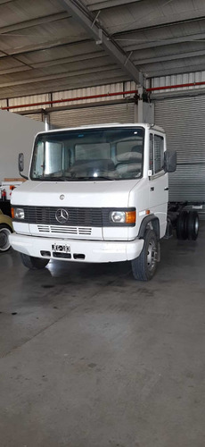 Imagen 2 de 10 de Mercedes Benz 710