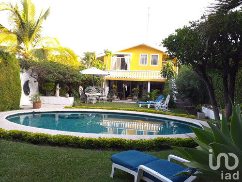 Venta Casa 4 Ambientes Lomas De Cuernavaca