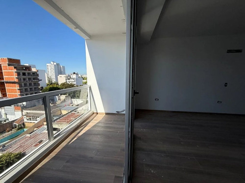 En Venta Monoambiente Con Balcon - La Plata