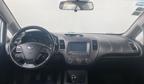 Imagen 9 de 13 de Kia Forte 2018 2.0 Ex 4 P Mt