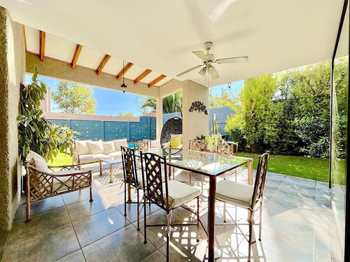 Casa Ampliada San Carlos De Apoquindo 6d/5b/3e En Condominio