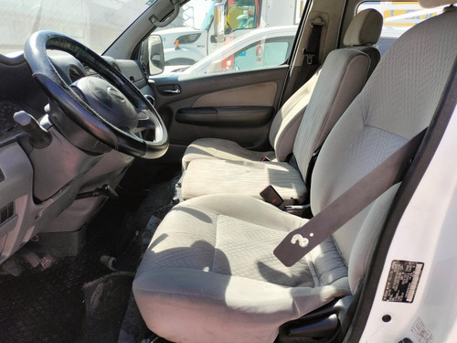 Nissan Urvan 2.5 15 Pas Amplia Aa Mt