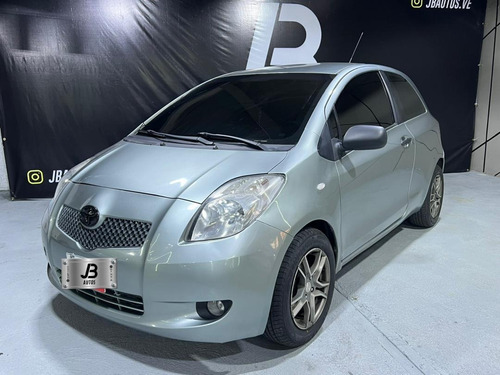 Imagen 1 de 8 de Toyota Yaris .