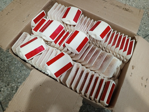Tachas Reflectivas De Vialidad (ojitos De Gato)