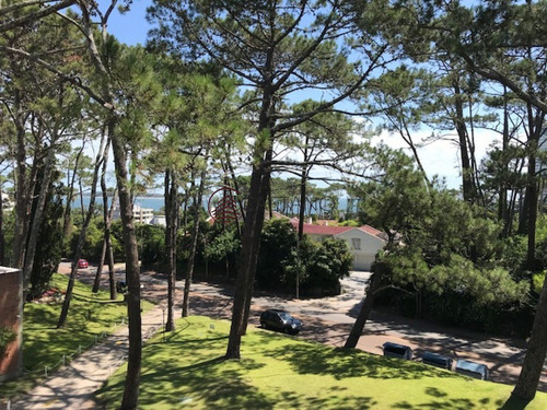 Luminoso Duplex En Venta En Complejo Arcobaleno Con Vista A La Isla Gorriti- Ref: 2559