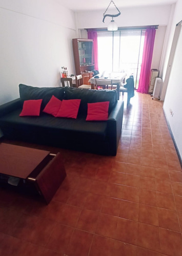 Imagen 4 de 7 de Oportunidad 2 Ambientes Con Cochera Propia Zona La Perla.