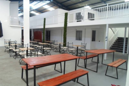 Patio De Comidas Nuevo En Barrio Franklin