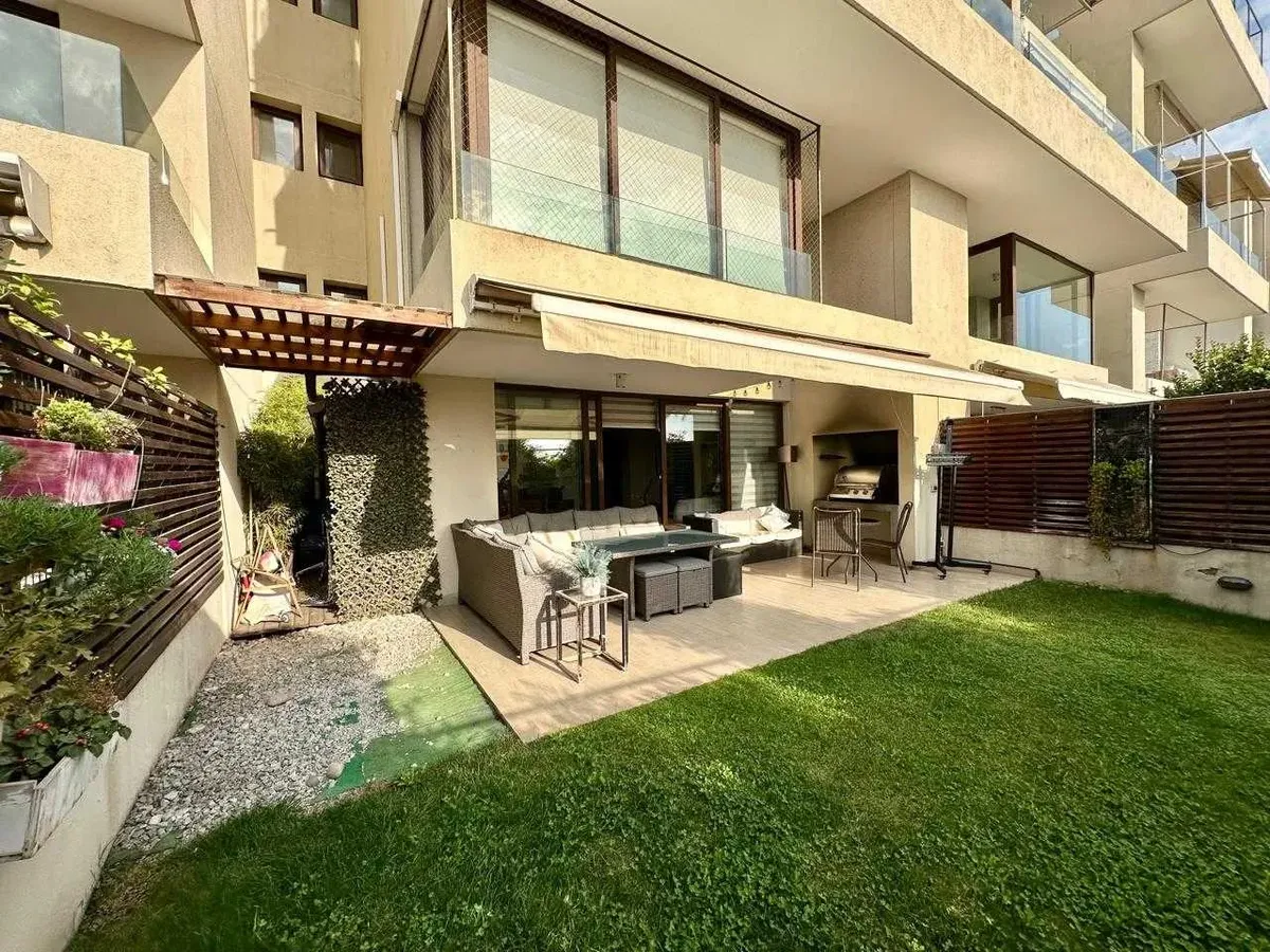 Imagen 2 de 25 de Amplio Depto Con Jardin, Av Bulnes Correa (94113)