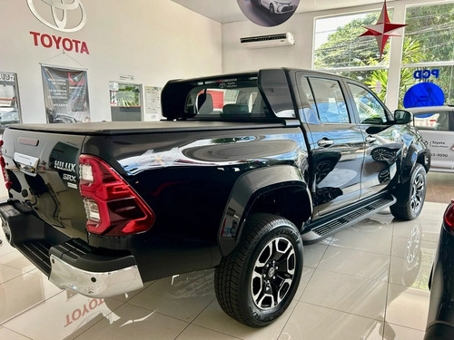 Toyota Hilux 2.8 D-4D TURBO DIESEL CD SRX PLUS 4X4 AUTOMÁTICO