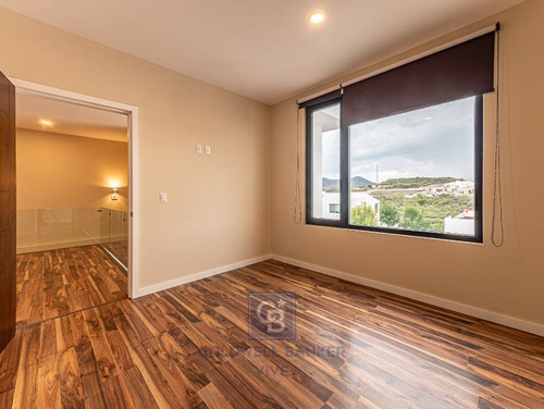 Casa En Venta En Colonia Santa Rosa De Jauregui, Querétaro, Querétaro