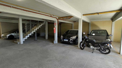 Imagen 2 de 16 de Departamento Con Cochera, Proximo A Facultad.
