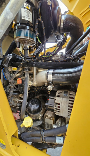 Retroexcavadora Caterpillar 424 2021 $1,300,000.00m.n.