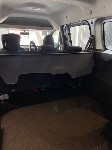 Renault Kangoo Stepway - Tres Formas De Retiro (rr)