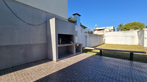 Casa Tres Habitaciones Fondo Alquiler Ituzaingo Norte