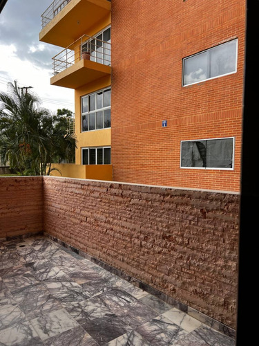 Venta De Apartamento Pb En Urb Las Bonitas, Valle Arriba, Guatire, Estado Miranda