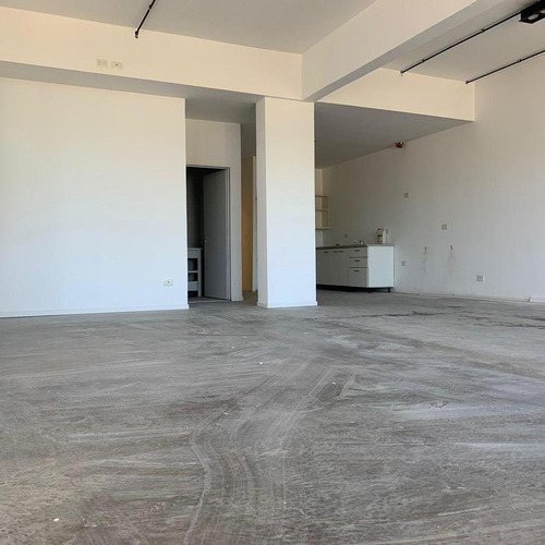 A Estrenar Edificio De Departamentos / Oficinas Con 18 Cocheras