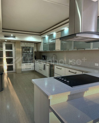 Teamhouse+ Ofrece En Venta Lujosa Casa En Las Villas