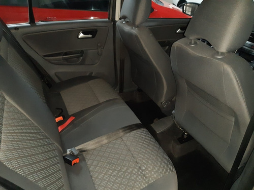 Imagen 6 de 7 de Volkswagen Suran 2016 1.6 Confortline 101cv