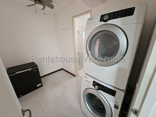 Estupendo Y Amplio Apartamento En Alquiler Con Inmejorable Ubicación La Tahona