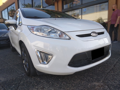 Imagen 4 de 15 de Ford Fiesta Kinetic 2011 Titanium 5 Ptas 79.000km Excelente!