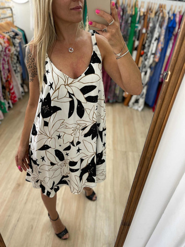 Imagen 2 de 5 de Vestido Corto Estampado The Big Shop