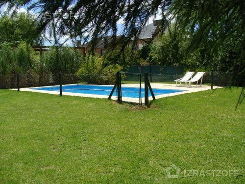 Muy Linda Casa Toda En Una Planta, Cálida Y Práctica, Alquiler Anual