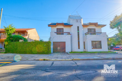 Casa En Venta En Martinez 5 Amb Con Cochera