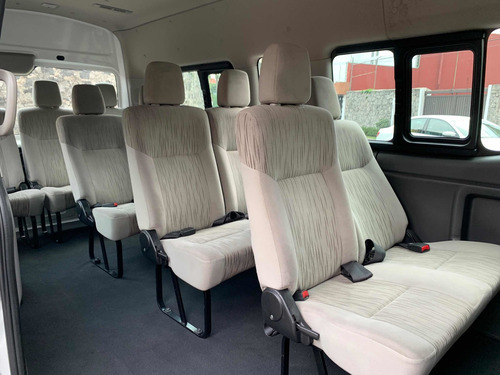 Nissan Urvan 2.5 12 Pas Aa Pack Seguridad Mt 2017