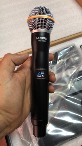 Microfone Sem Fio Preto Duplo Mao Ksr Pro 3000 Uhf Metal