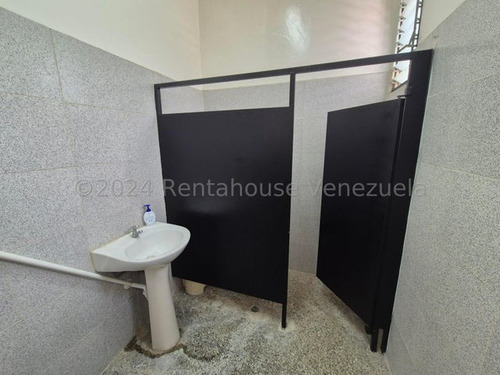 Amplio Local Industrial En Venta. Palo Verde 24-25382 Ec