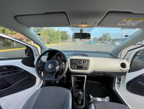 Imagen 11 de 15 de Volkswagen Up! 2016 1.0 Move Up! 75cv 3 P