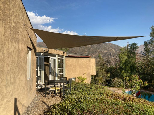 Casa De 4 Dormitorios Con Increíble Vista A Santiago