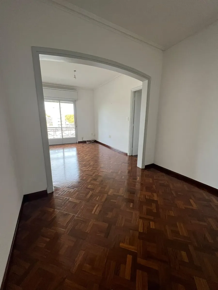 Dueño Alquila. Apto Con Barbacoa Propia!  2 Dorm. Tres Cruces · Foto 2