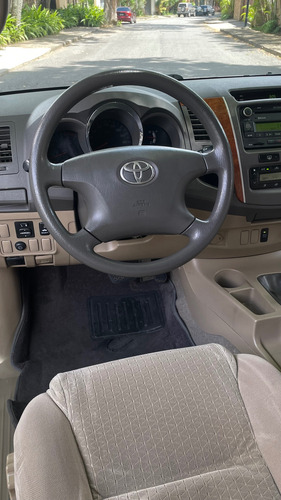Toyota Fortuner 2011 4x4