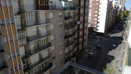 Imagen 2 de 8 de Temporada- 2 Ambientes A La Calle Zona Centro