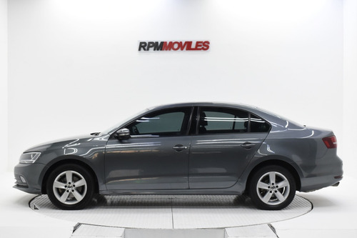 Volkswagen Vento 1.4t Comfortline Manual 2017 Rpm Moviles