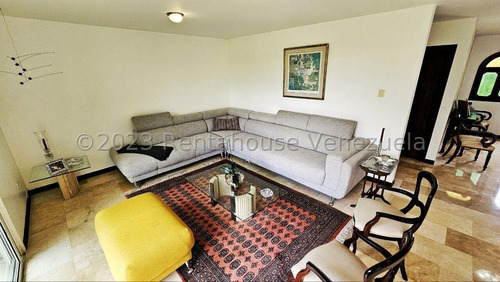 Casa En Venta En La Trinidad Remodelada En Calle Cerrada 25-5053 Jc